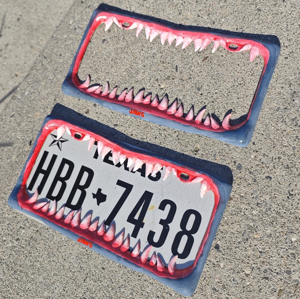 Single Jaws Shark Teeth License Plate Frame - Picture 5 of 10